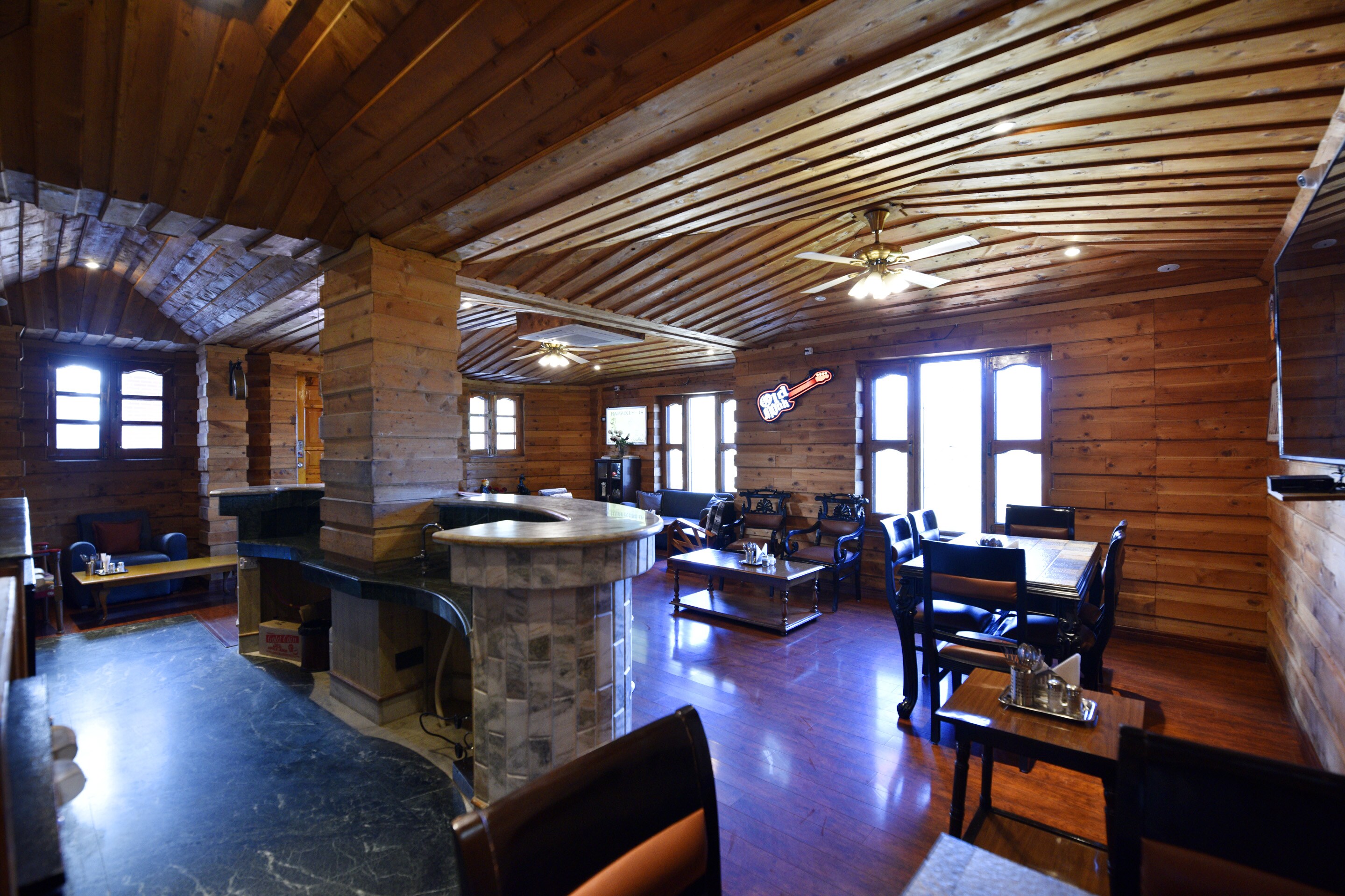 OYO Winsum Hill, Premium Solan, Book @ ₹410 - OYO