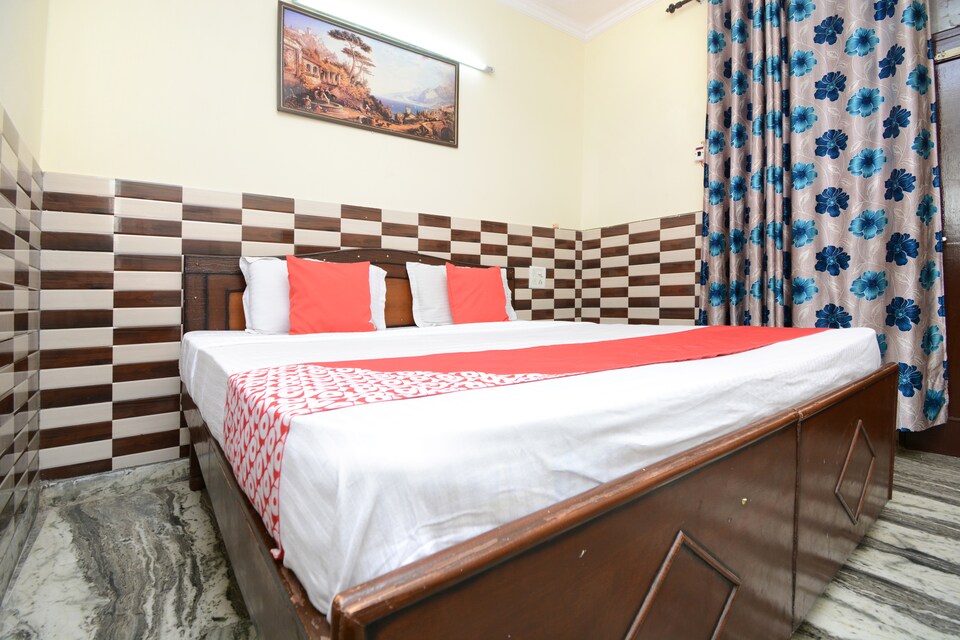OYO Hotel New Golden, Sector 45 Chandigarh, Chandigarh
