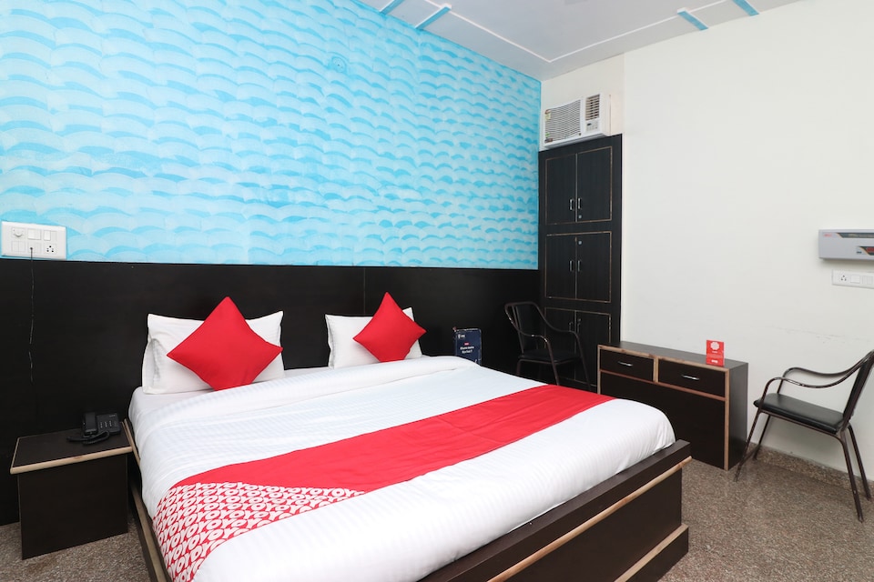OYO 26920 Dev Hotel, Manesar, Manesar