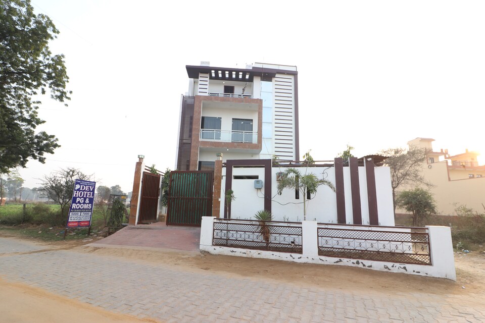 OYO 26920 Dev Hotel, Manesar, Manesar