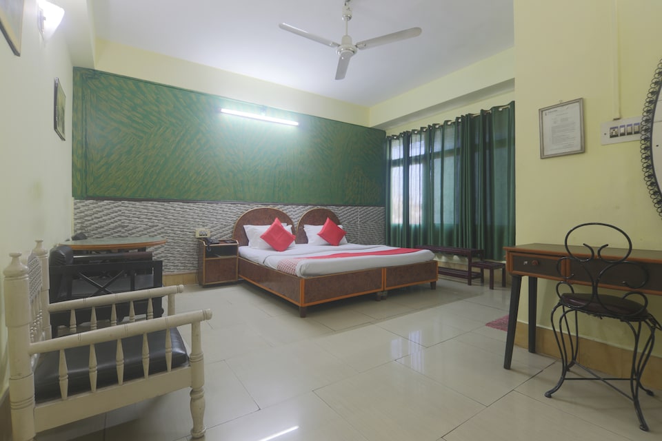 OYO 26926 Hotel Paradise, Jorhat, Jorhat