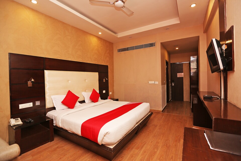 LIVE AS GRG843, Cyber City Extension, Gurgaon