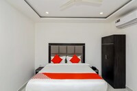 Capital O Hotel Palm International