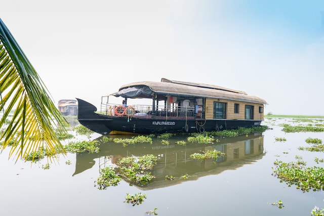 OYO Indraprastham Oasis Houseboat 2bhk