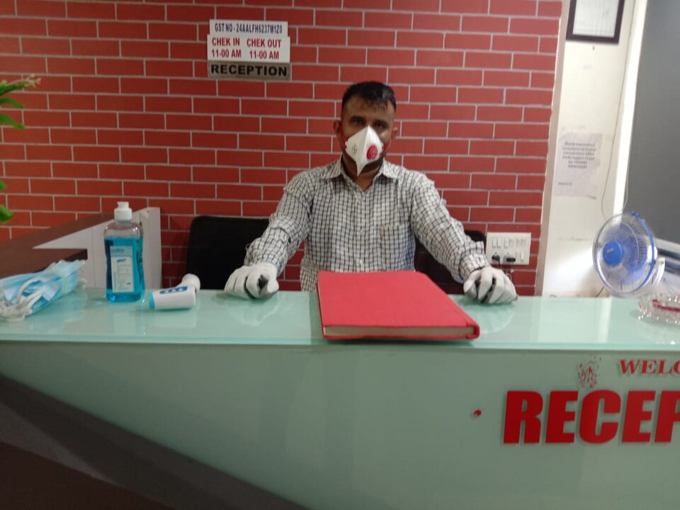 OYO 26999 Hotel Sg, SG Highway Ahmedabad, Ahmedabad