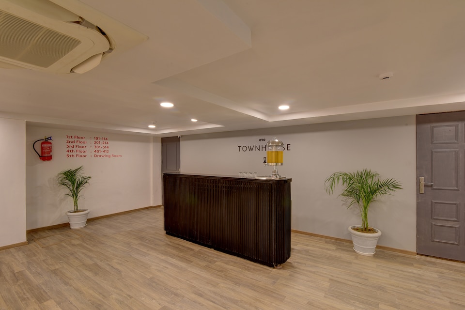 OYO Townhouse 117 Punjabi Bagh, Paschim Vihar Delhi, Delhi