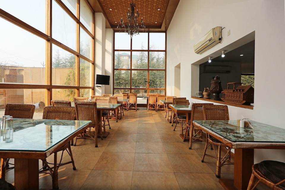 OYO 27008 Paradise Gateway (brein), Nishat Srinagar, Srinagar