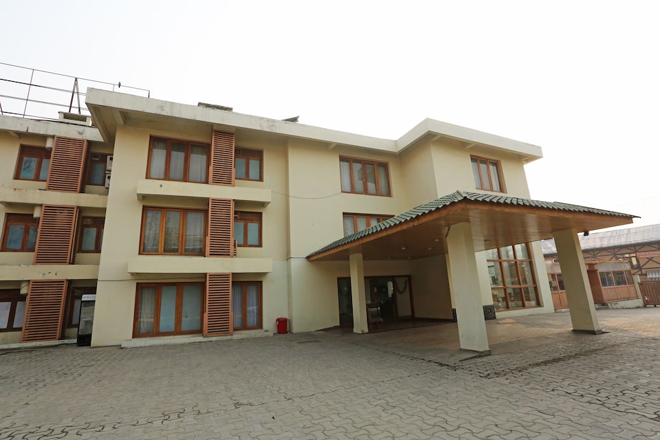OYO 27008 Paradise Gateway (brein), Nishat Srinagar, Srinagar