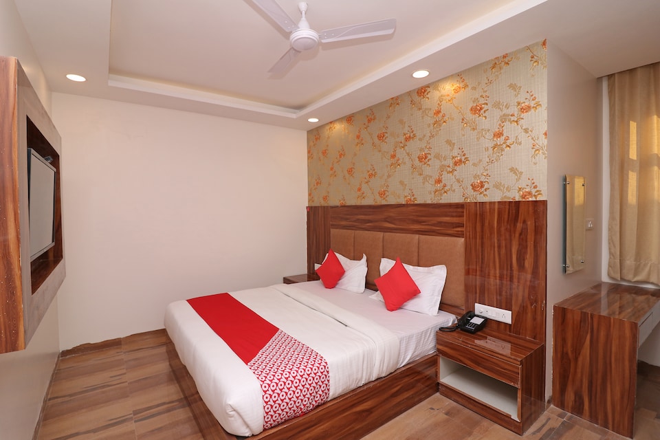 Oyo 27009 Hotel Alovia Delhi, Airport Delhi, Delhi Transit