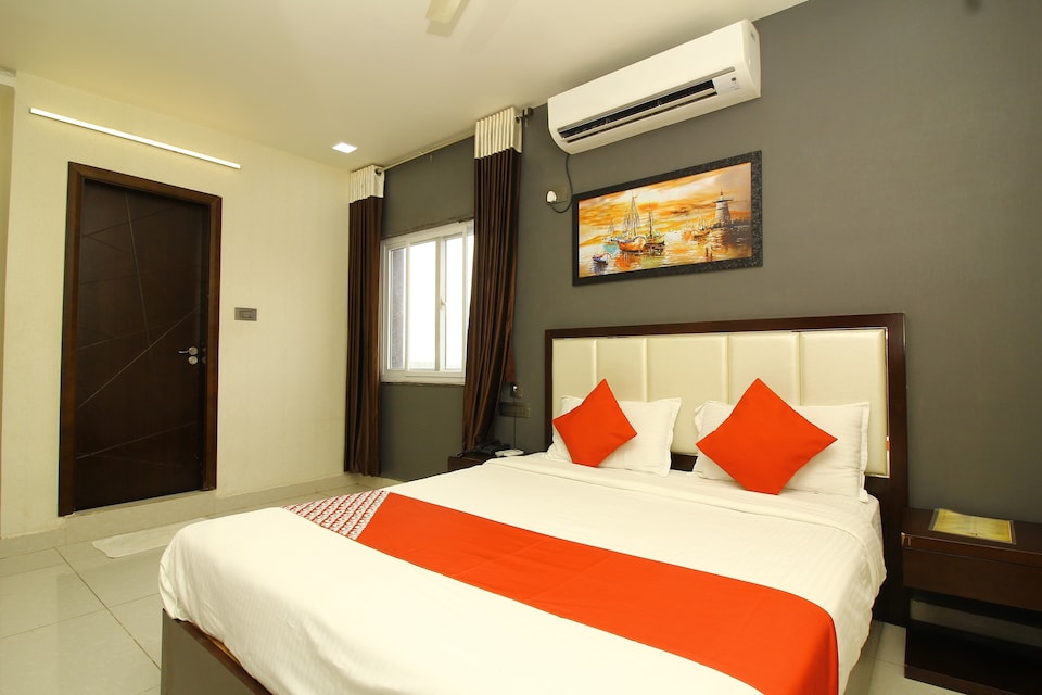 OYO 27022 Akshaya, Karimnagar, Karimnagar