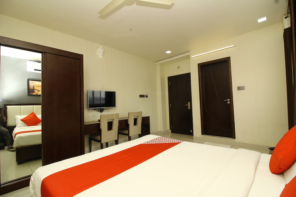 OYO 27022 Akshaya, Karimnagar, Karimnagar
