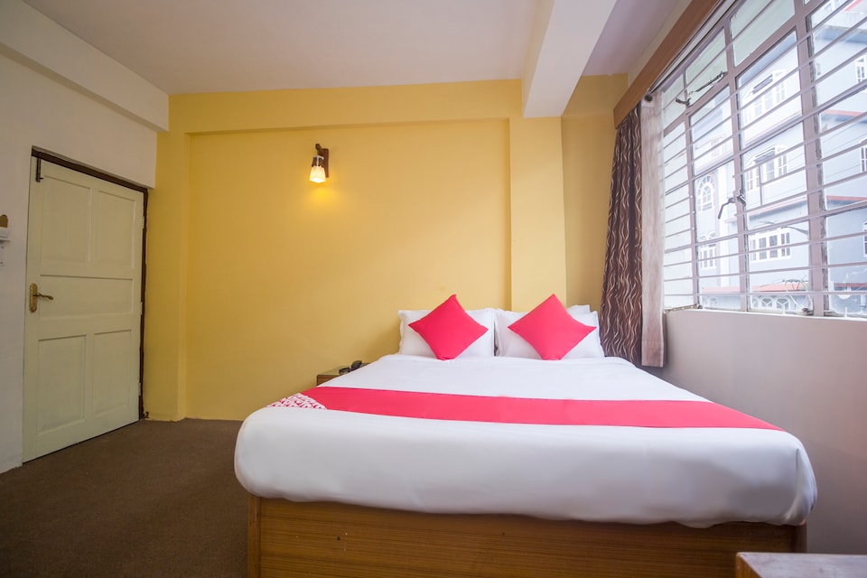 OYO27025 होटल पाइन क्रेस्ट, Pelling, पेलिंग