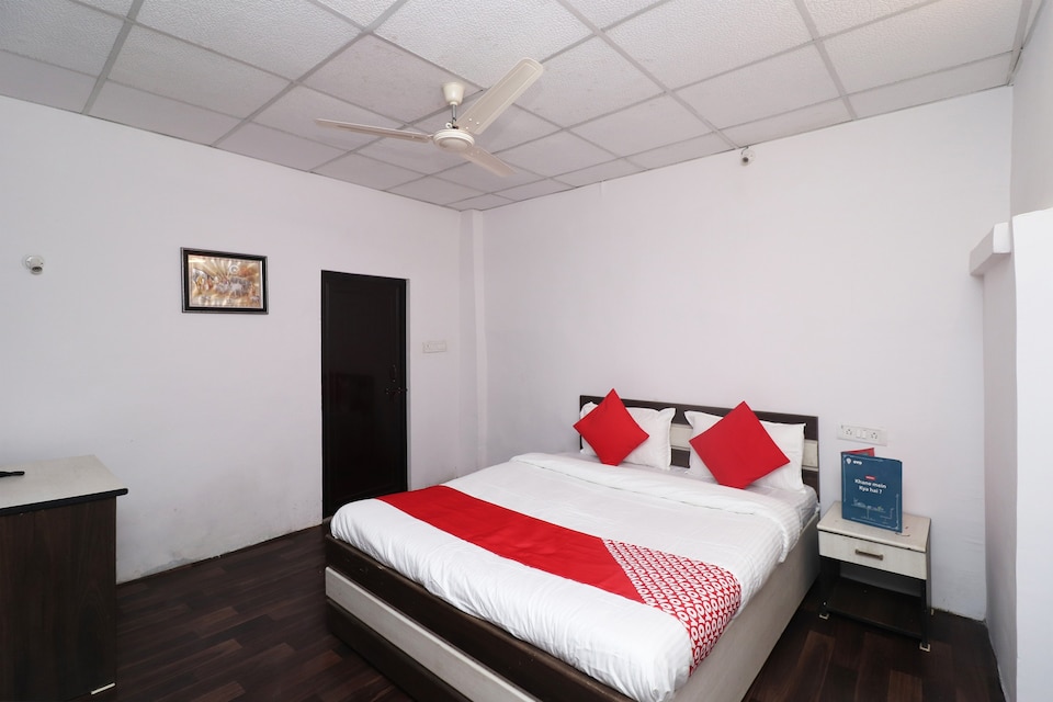 Collection O 27042 Hotel Red Chilli, New Market Bhopal, Bhopal