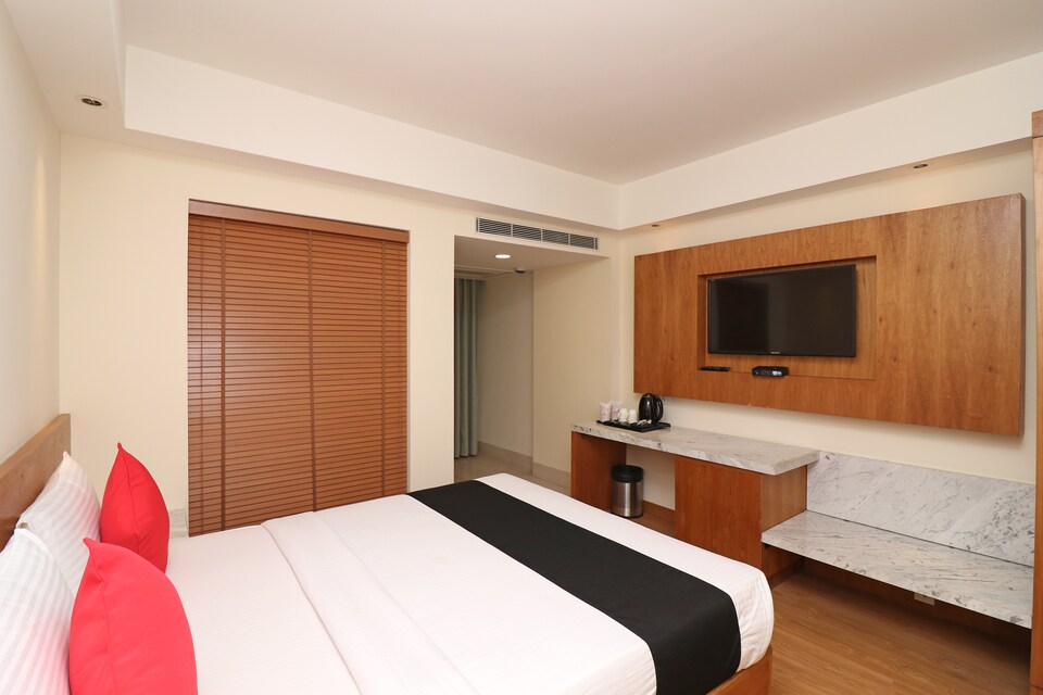 Capital O 27044 Hotel The Orion Plaza, Nehru Place, Delhi