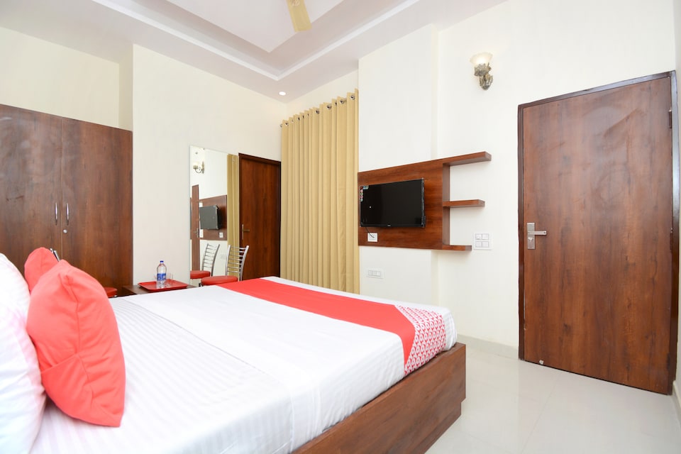 OYO Hotel 27061 Magnum, Mohali, Mohali