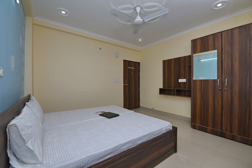 OYO LIFE GRG1199 Nr DLF Cyber City, DLF 4 Gurgaon, Gurgaon