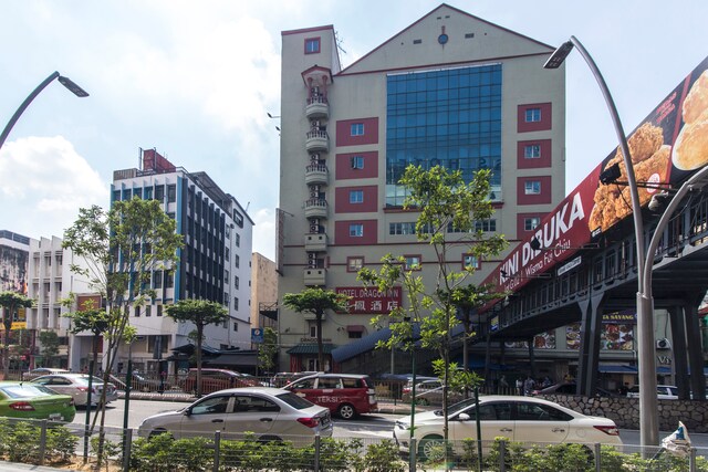 OYO 615 Dragon Inn Premium Hotel