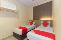 OYO 615 Dragon Inn Premium Hotel