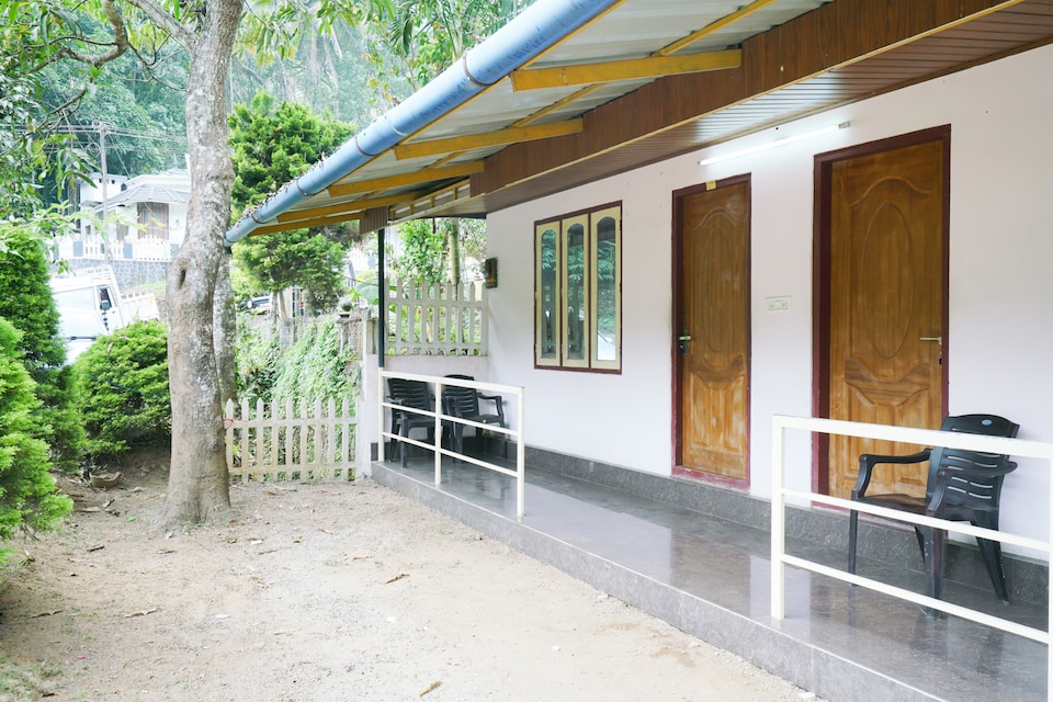OYO Home 27067 Elegant 2BHK, Anachal, Munnar