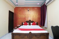 OYO Dharam Tower Near Omaxe Celebration Mall