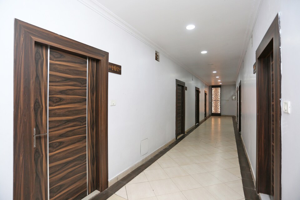 OYO 27605 Moments Inn, Alambagh Lucknow, Lucknow