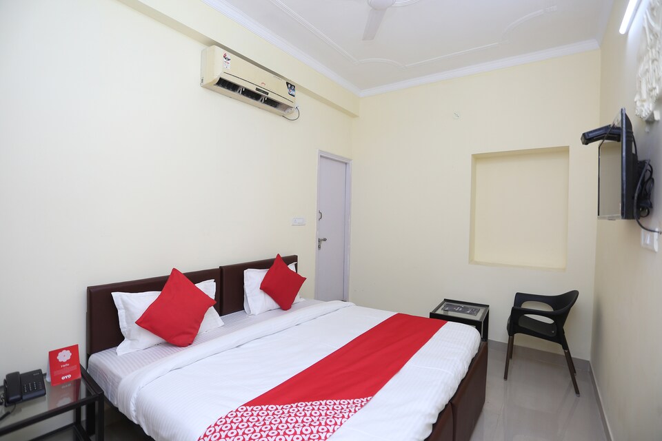 OYO 27618 Arcadia Inn 2, Hazratganj Lucknow, Lucknow