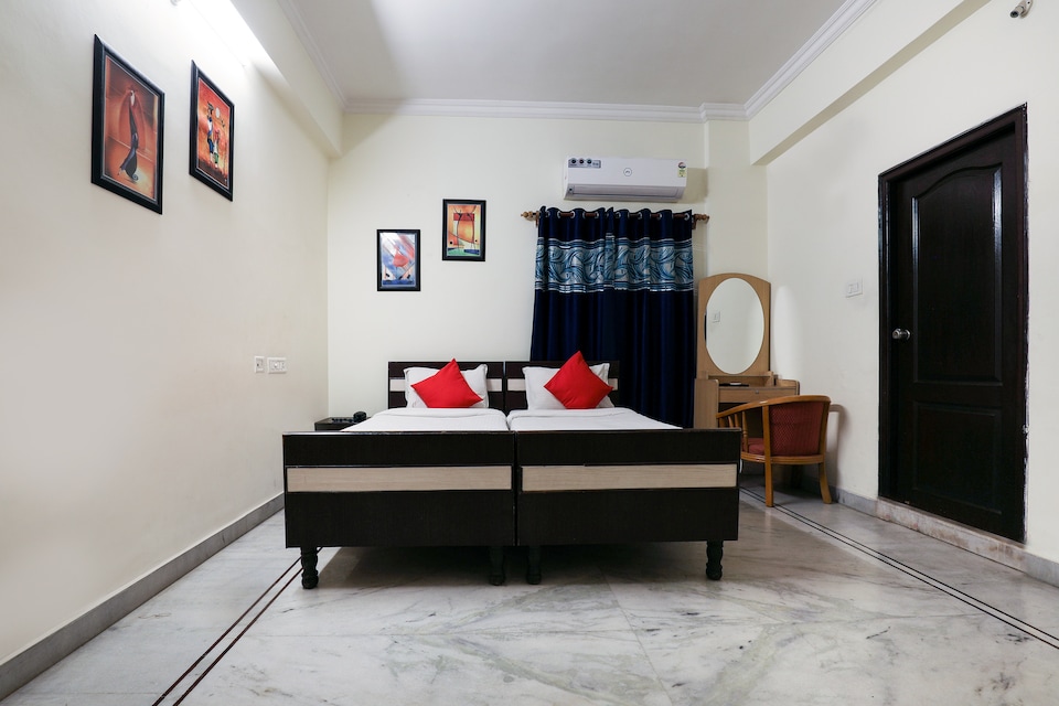OYO 586 Nirmal Villa Service Apartments, Begumpet, Hyderabad