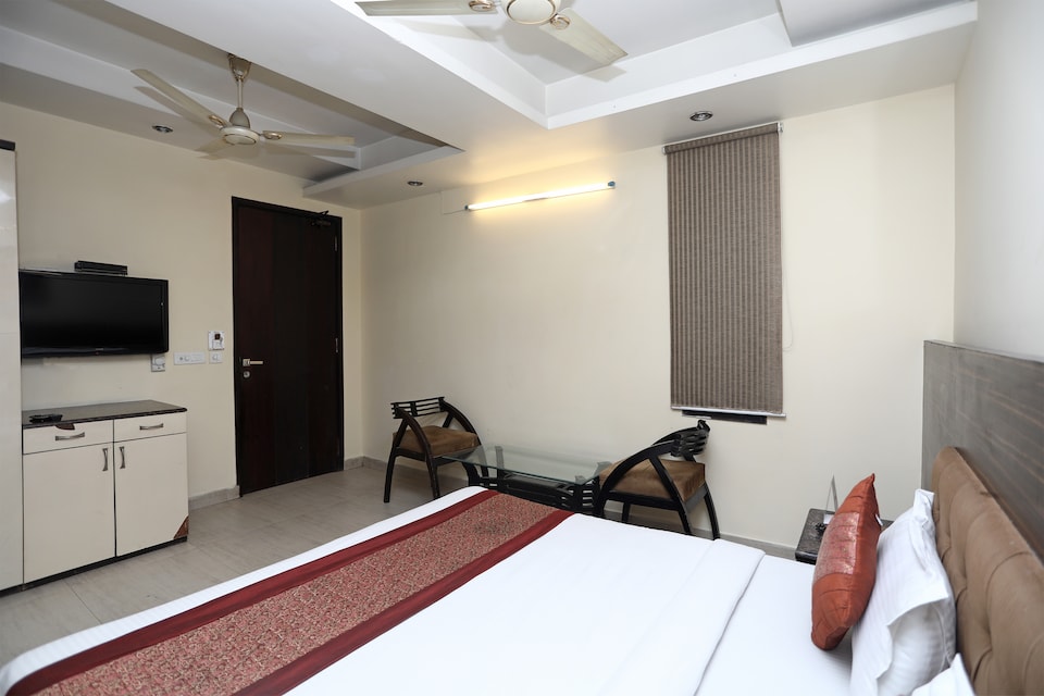 CAPITAL O 3277 Hotel The Gold Inn, Karol Bagh Delhi, Delhi
