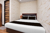 OYO Hotel Blue Sapphire Residency Near Chhatrapati Shivaji International Airport