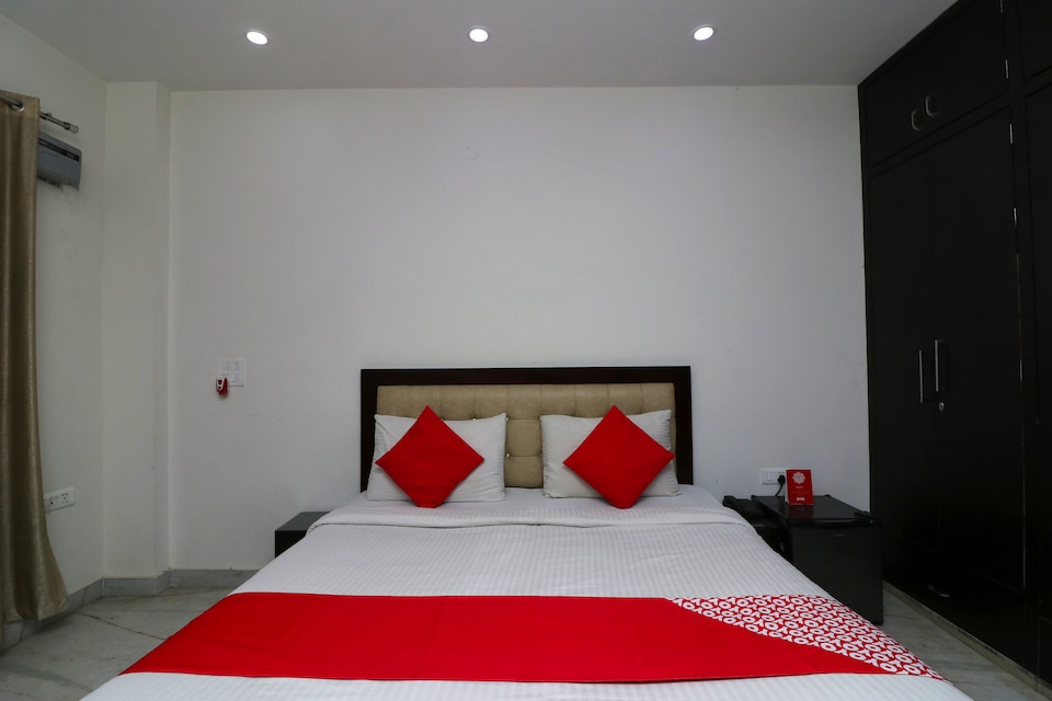 OYO 27645 Lux Stays, Huda 2 Gurgaon, Gurgaon