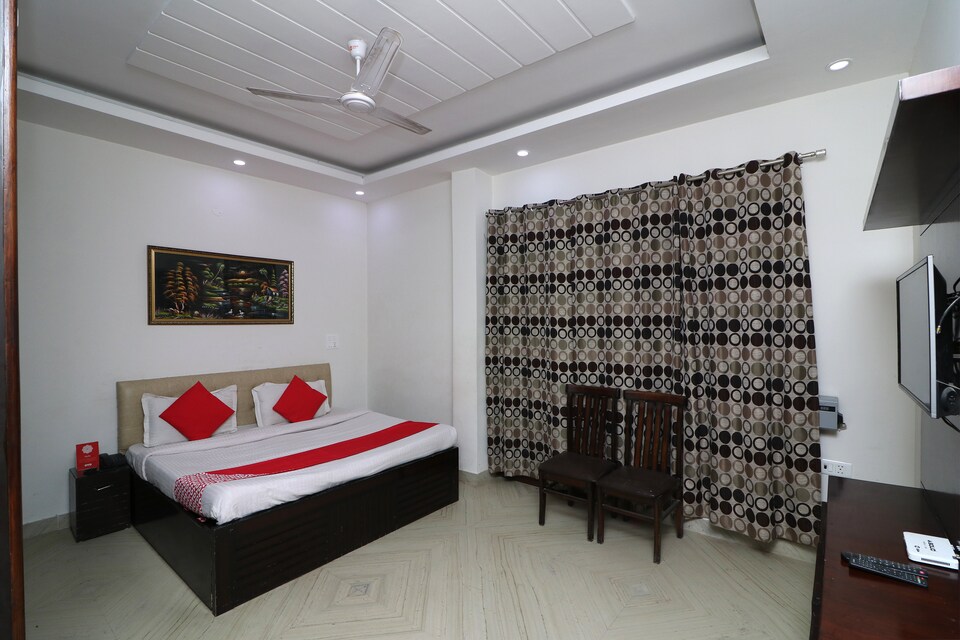 OYO 27645 Lux Stays, Huda 2 Gurgaon, Gurgaon
