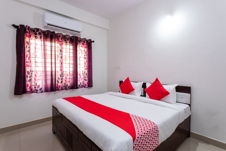 OYO 27652 Platinum Stays, Kolar Road, Bhopal