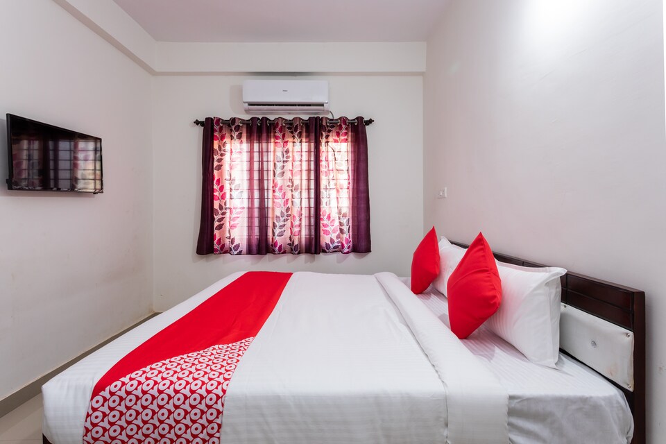 OYO 27652 Platinum Stays, Kolar Road, Bhopal