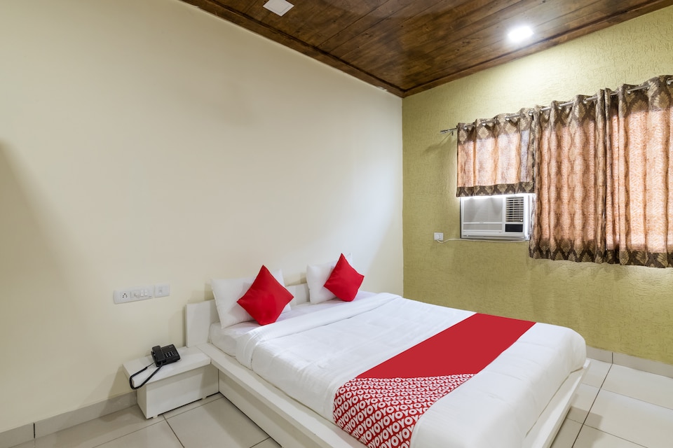 OYO 27653 Savoy Suites, Airport Road - Bhopal, Bhopal