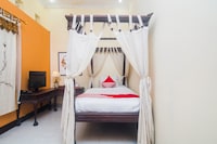 Hotel O Ndalem Padma Asri Guest House
