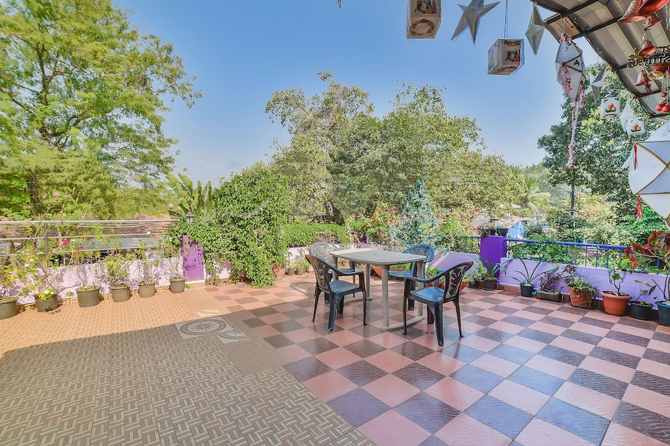 OYO 27668 Colorful Stay Sunset Point, Anjuna Vagator Goa, Goa