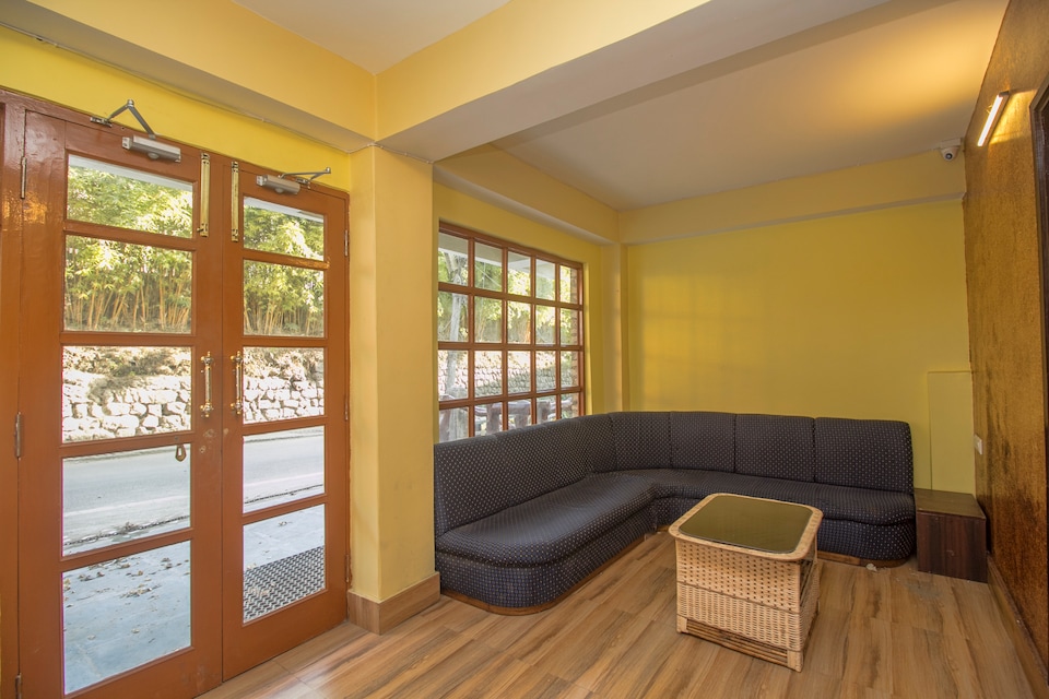 OYO Flagship 27672 Rosedell Inn, MG Marg Gangtok, Gangtok