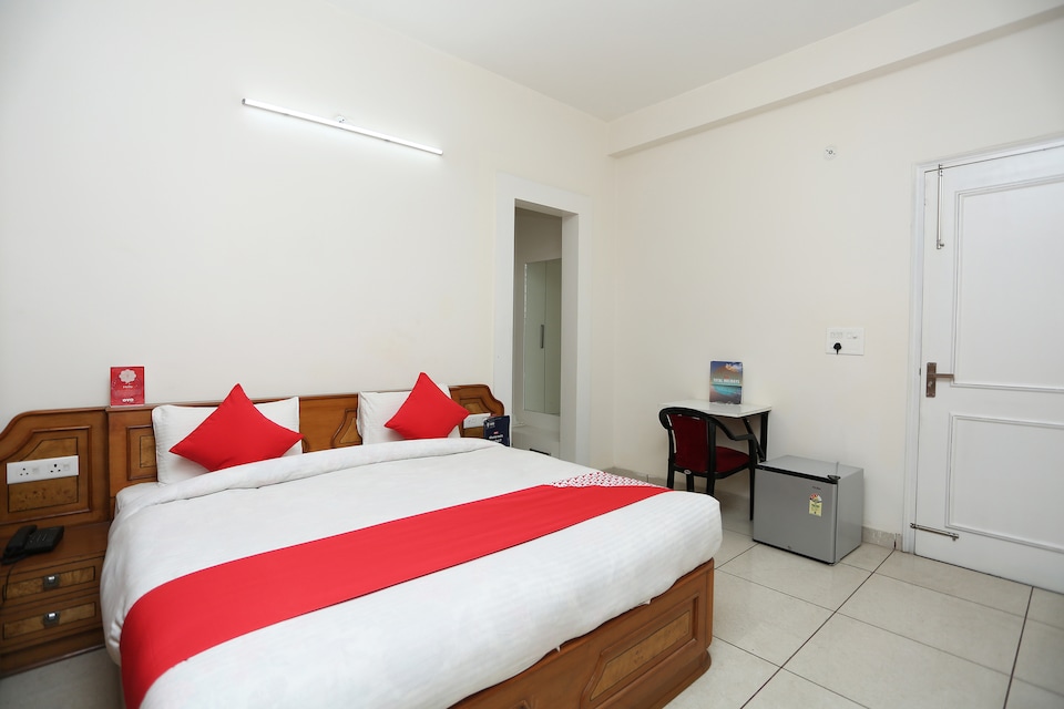 OYO 27678 Saharan's Homes, Huda 2 Gurgaon, Gurgaon