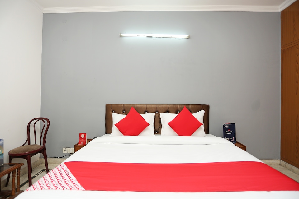 OYO 27683 Yash Residency, Cyber City, Gurgaon