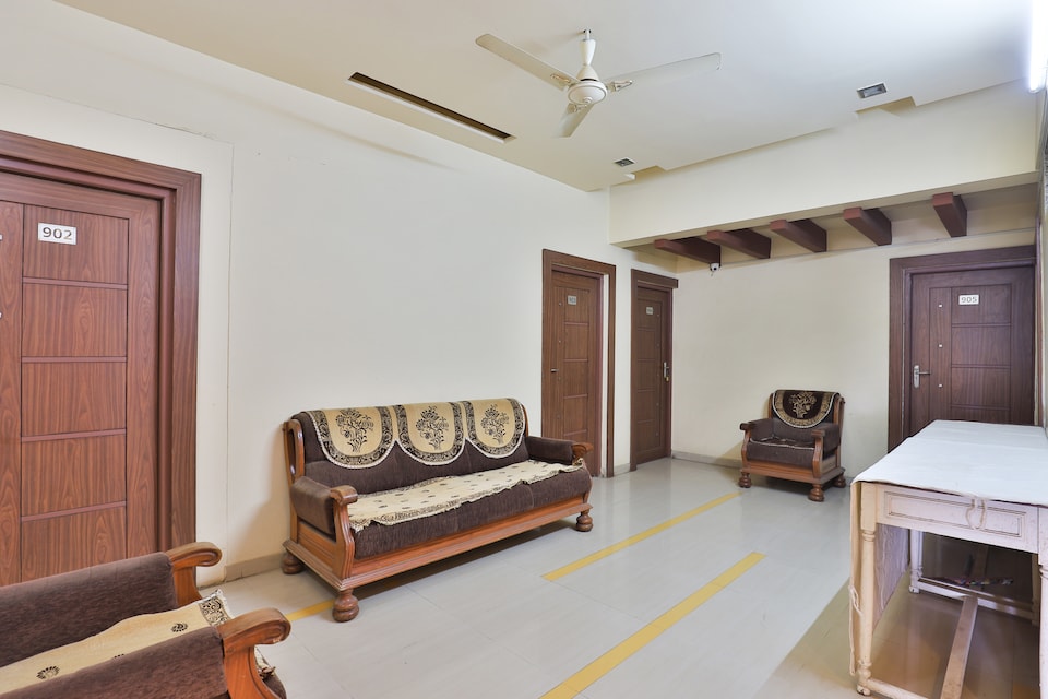 OYO Hotel Haveli Inn, Sector 16 Gandhinagar, Gandhinagar