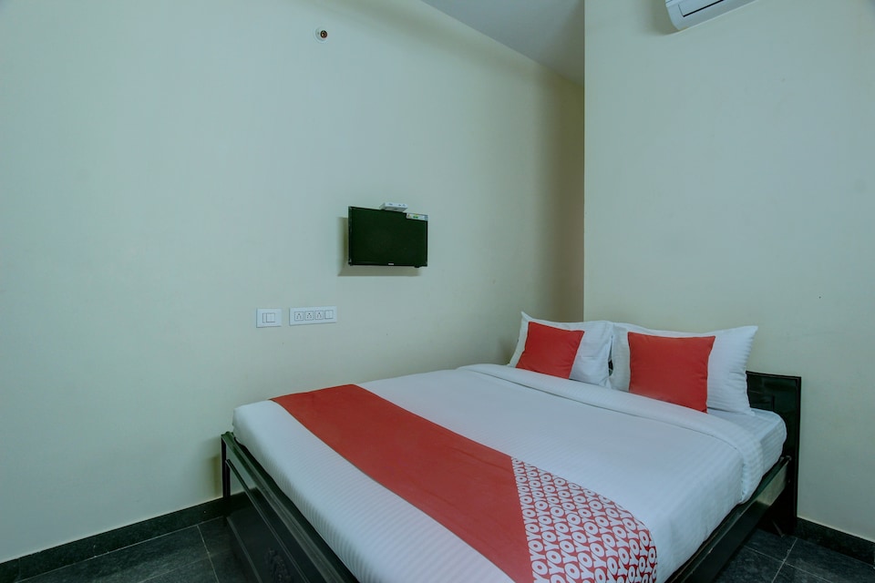 OYO Flagship 27691 SNV Garden Main Road, Gandhipuram Coimbatore, Coimbatore