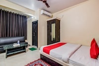 OYO Hotel Navneet Residency
