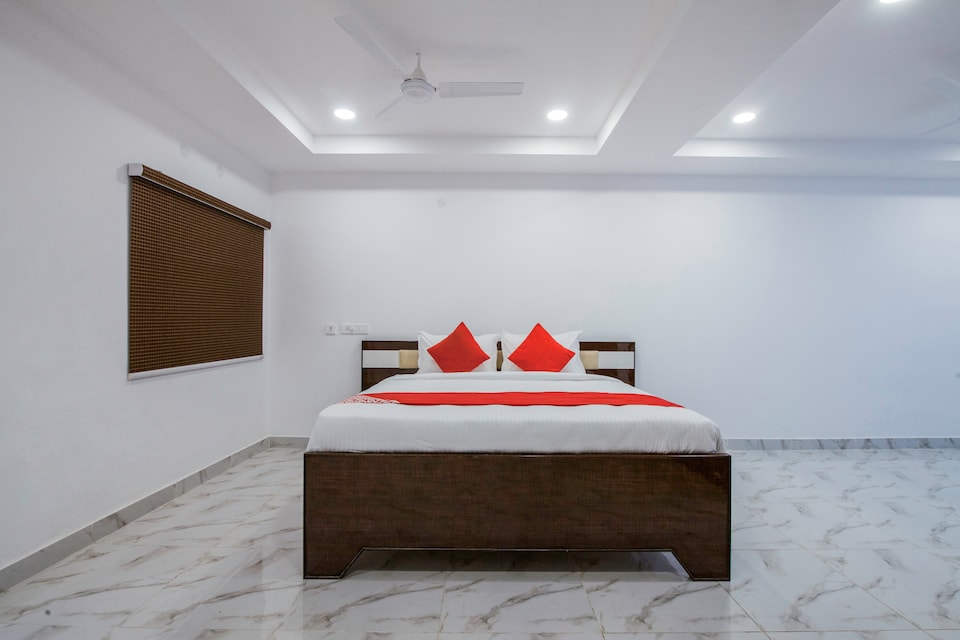 OYO 27720 Lucky Hotels, Hi-Tech City, Hyderabad