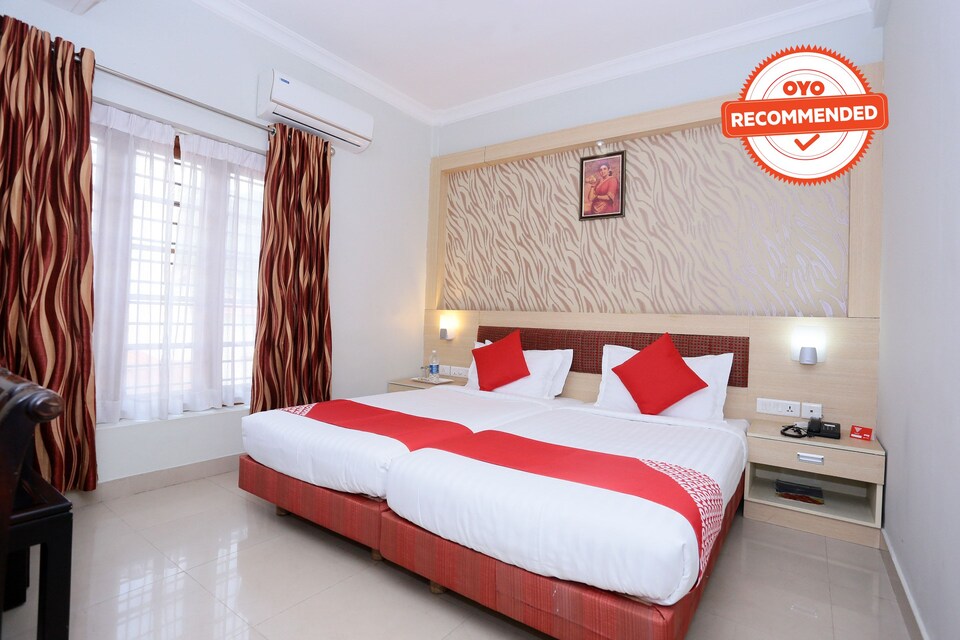 LIVE AS TVM064, M G Road Trivandrum, Trivandrum