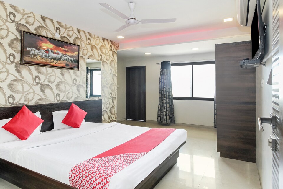 OYO 27737 Hotel Celebration, Pathardi Phata Nashik, Nashik