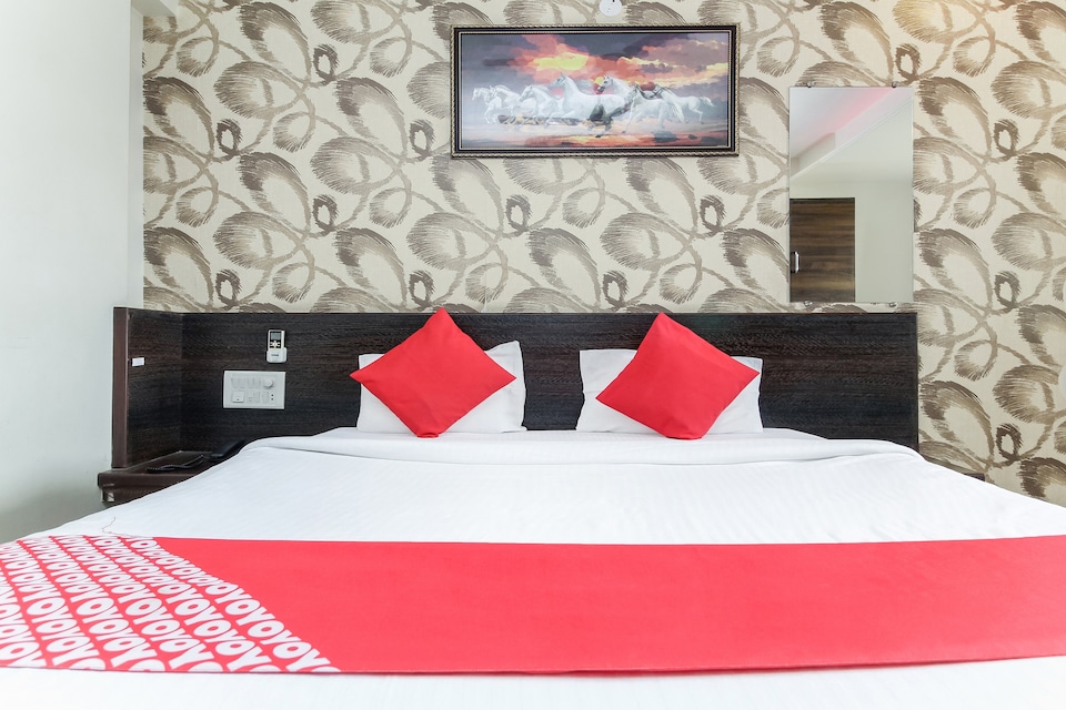 OYO 27737 Hotel Celebration, Pathardi Phata Nashik, Nashik