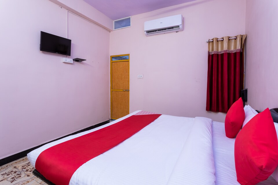 OYO 27756 Darshan, Mahakal Temple 1, Ujjain