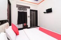 OYO Tr Hotel