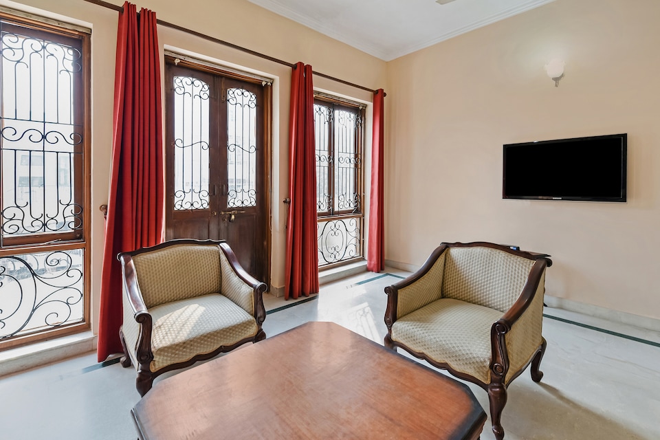OYO 27792 Spacious Stay Huda City Center, HUDA CENTRE 1, Gurgaon