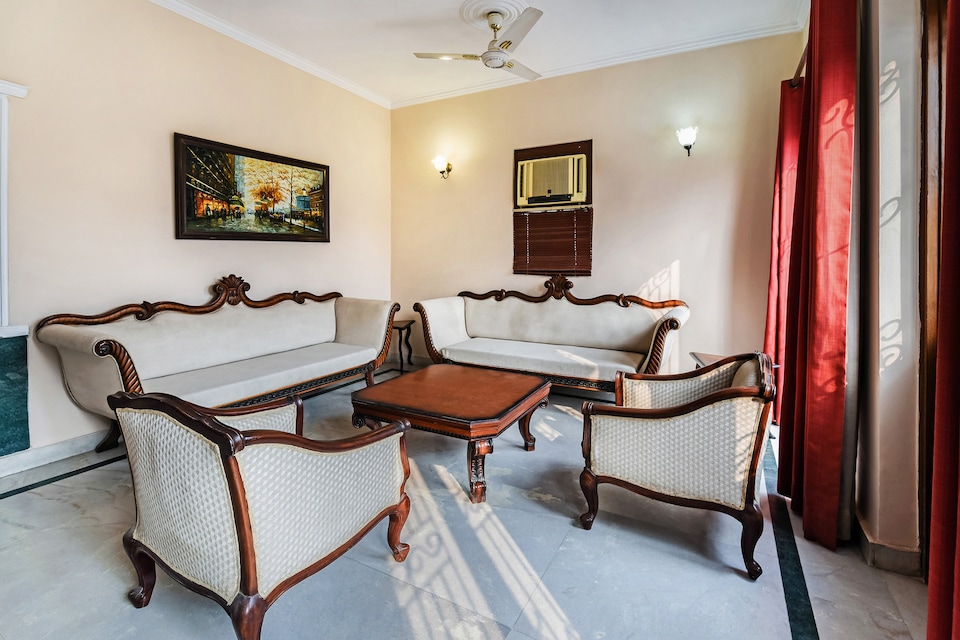 OYO 27792 Spacious Stay Huda City Center, HUDA CENTRE 1, Gurgaon